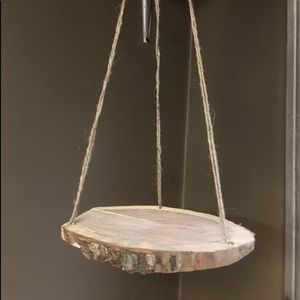 Larger sized pot/plant holder, great for the porch